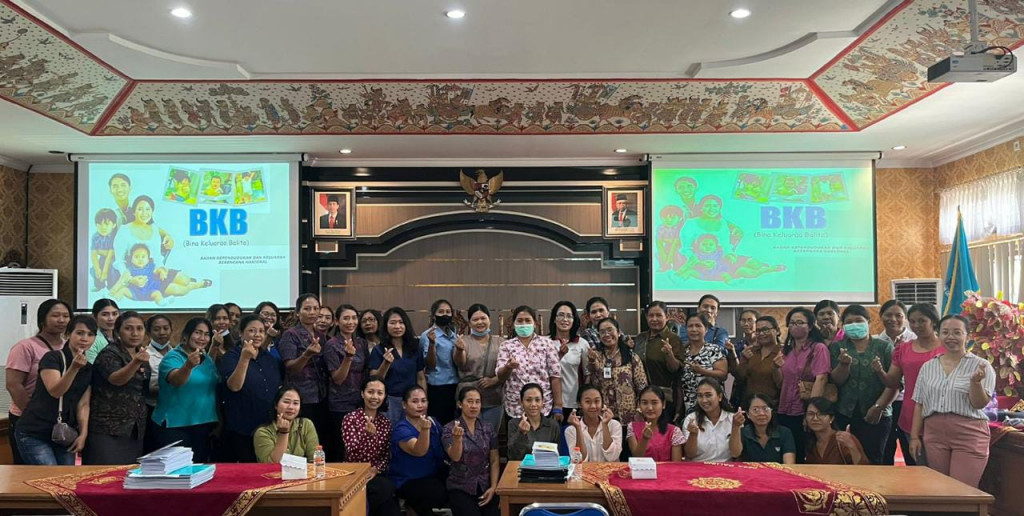 Pelatihan Kader BKB (Bina Keluarga Balita) dan DASHAT (Dapur Sehat Atasi Stunting) Desa Dalung